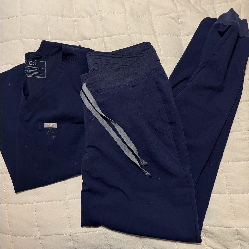 Navy FIGS jogger scrub set M